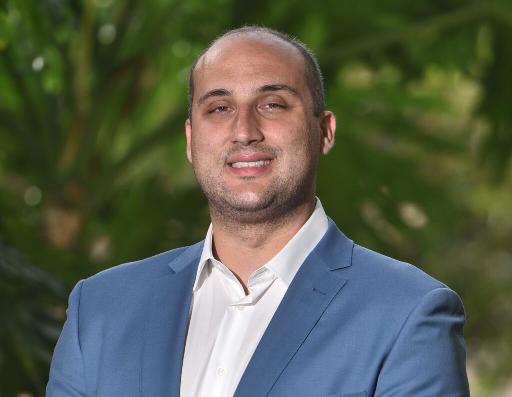 headshot Attorney Dorian Minond photograph